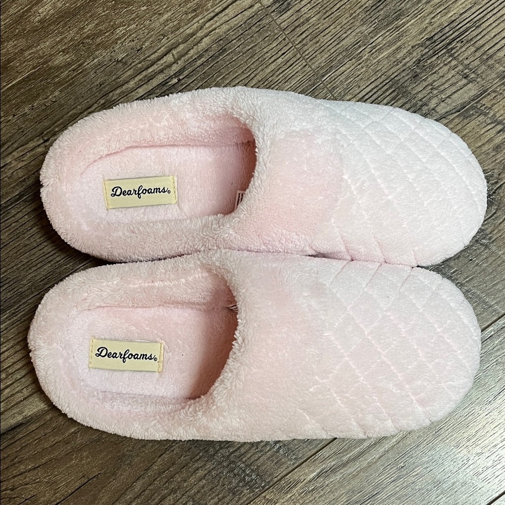 DEARFORMS Soft Pink Quilted Slippers